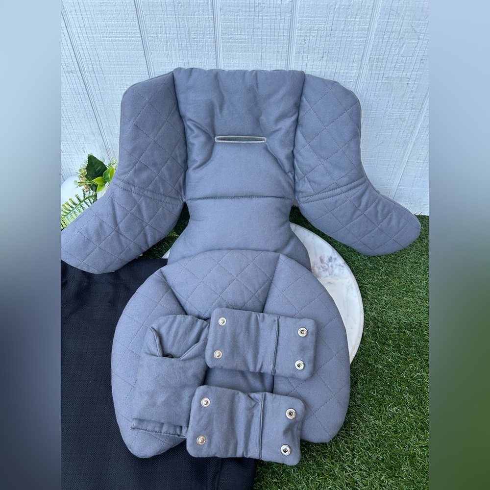 Nuna PIPA™ Series Infant Insert
$50 NEW
Color: Grey